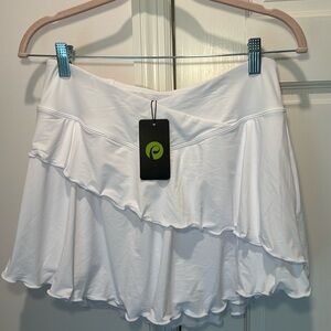 NWT white ruffled athletic skirt size large